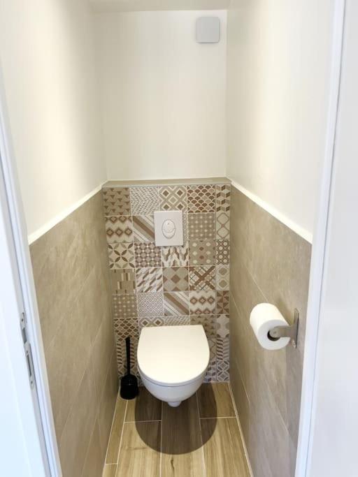 Duplex Centre Ville - 50M De La Plage - Clim - Garage - Netflix Le Grau-du-Roi Luaran gambar