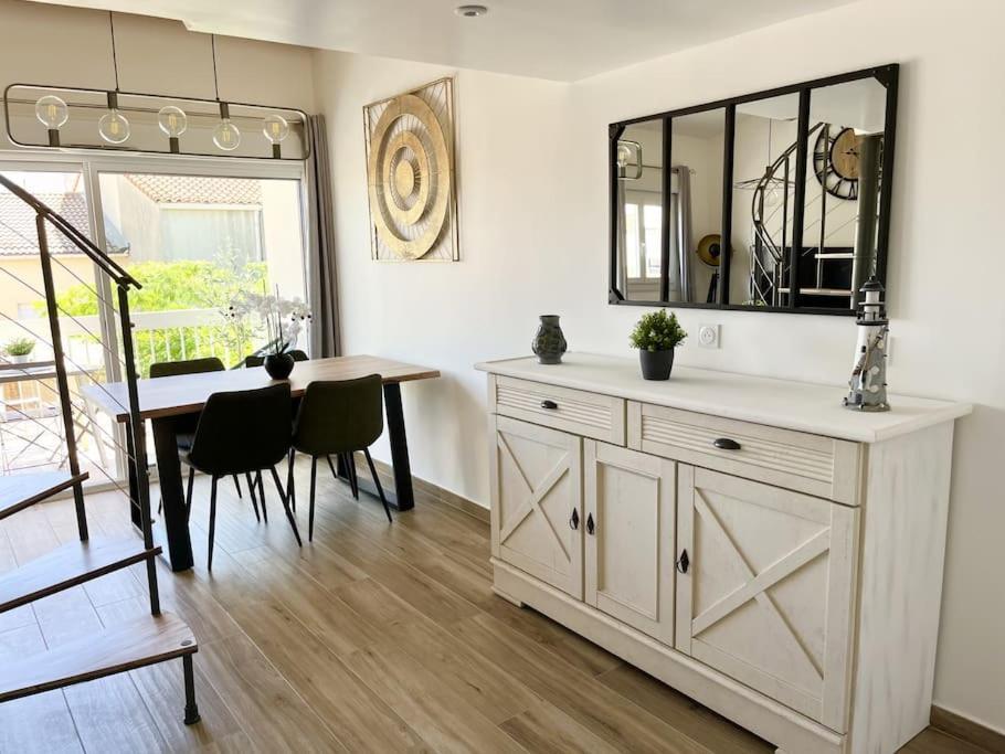 Duplex Centre Ville - 50M De La Plage - Clim - Garage - Netflix Le Grau-du-Roi Luaran gambar